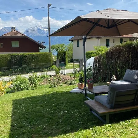 Au Calme Avec Vue Sur Les Montagnes. Apartment
