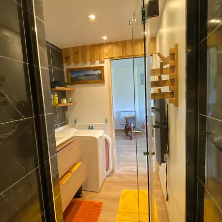 Au Calme Avec Vue Sur Les Montagnes. Apartment *